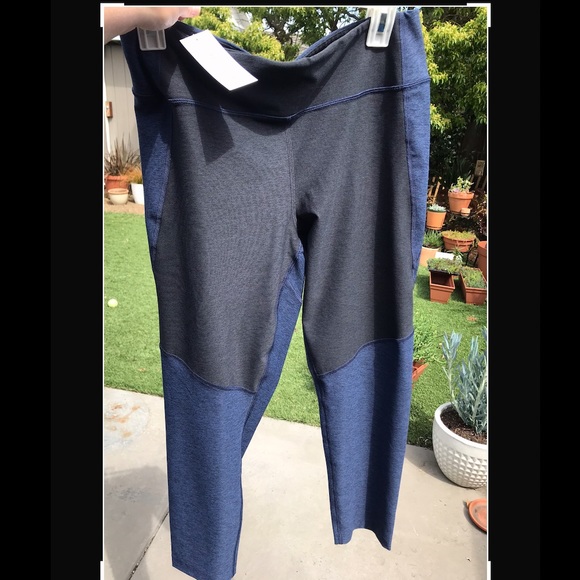 OUTDOOR VOICES Warm Up 3/4 Legging; Blue/Charcoal; XL - Picture 2 of 8